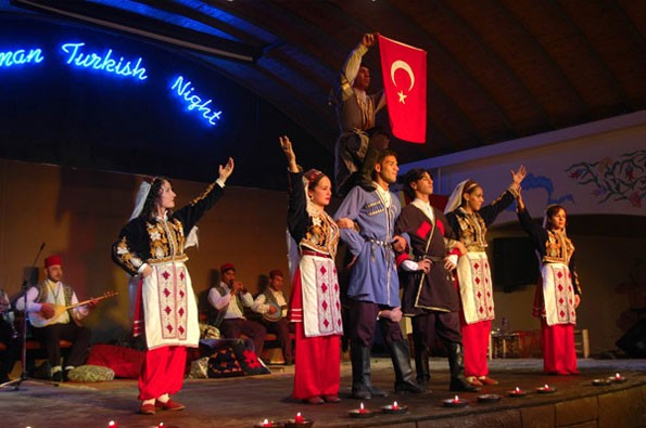 TÜRK GECESİ